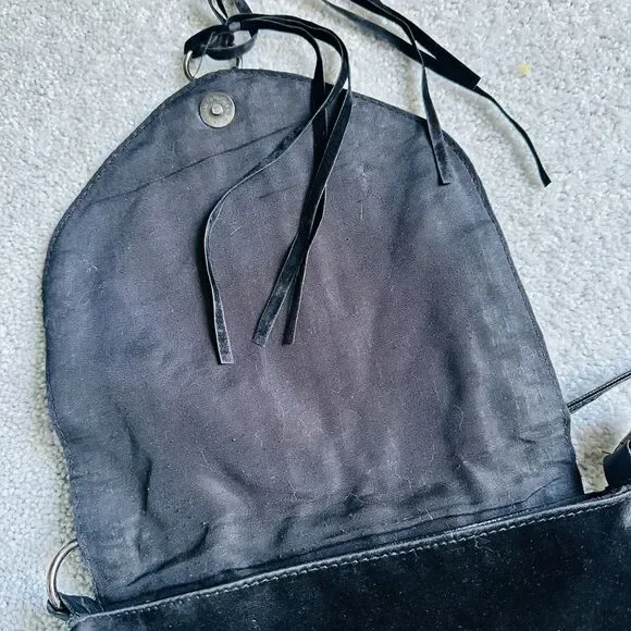 atmosphere studded Crossbody bag with fringe - Picture 9 of 13